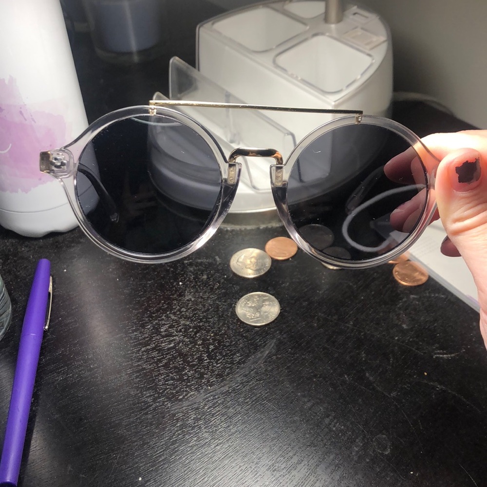 Lulus Sunglasses - Picture 3 of 5